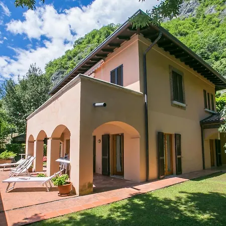 Lägenhet San Siro Sleeps 6 *